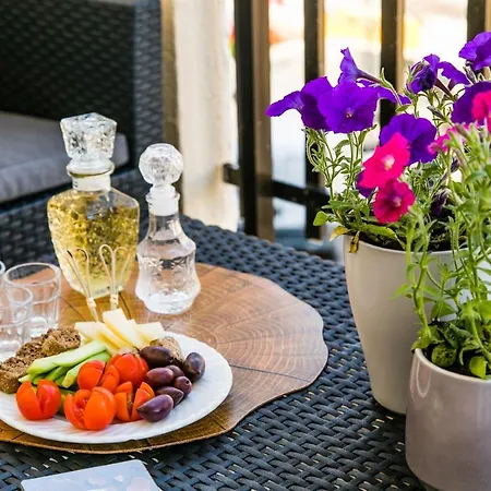 #avant_garde #beach 2',downtown 5' *